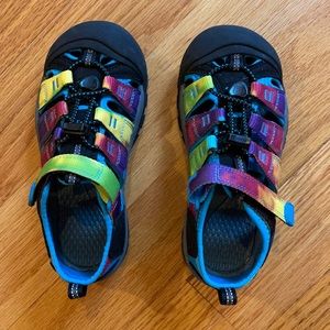 Kids tie dye Keen sandals